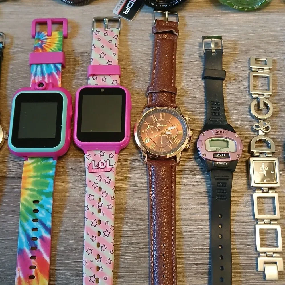 Huge Watch Lot of 35+ Mixed Brands Vintage & Modern Parts/Repair Untested-Box E